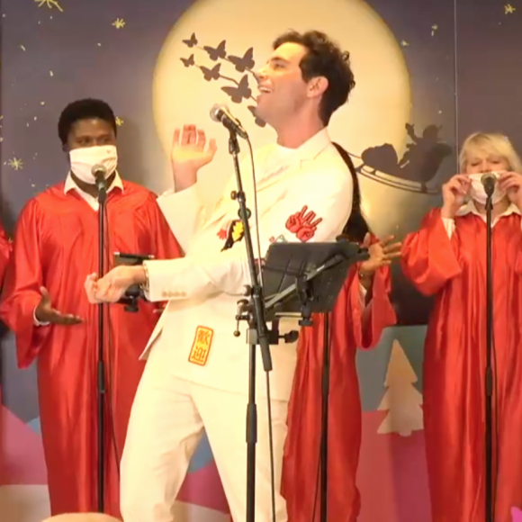 Mika en concert virtuel pour l'association Imagine for Margo - Children without Cancer. Le 23 décembre 2020.
