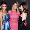 Lori Loughlin avec ses filles Olivia Jade Giannulli et Isabella Rose Giannulli à la soirée caritative The Women's Cancer Research Fund's An Unforgettable Evening à Beverly Hills