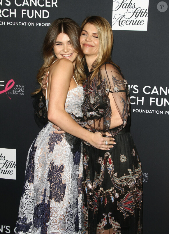 Olivia Jade Giannulli et sa mère Lori Loughlin à la soirée capitative Women's Cancer Research à l'hôtel Beverly Wilshire à Beverly Hills, le 27 février 2018 