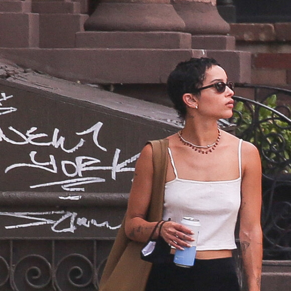 Exclusif - L'actrice américaine de 31 ans, Zoe Kravitz ("Big Little Lies") se promène à New York sans masque de protection contre le coronavirus (Covid-19), le 28 septembre 2020.