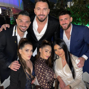 Le réveillon de Manon Marsault, Julien, Maeva, Nabilla et Illan sur Instagram.