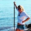 Caroline de "Mariés au premier regard" avant une séance de paddle à la Ciotat