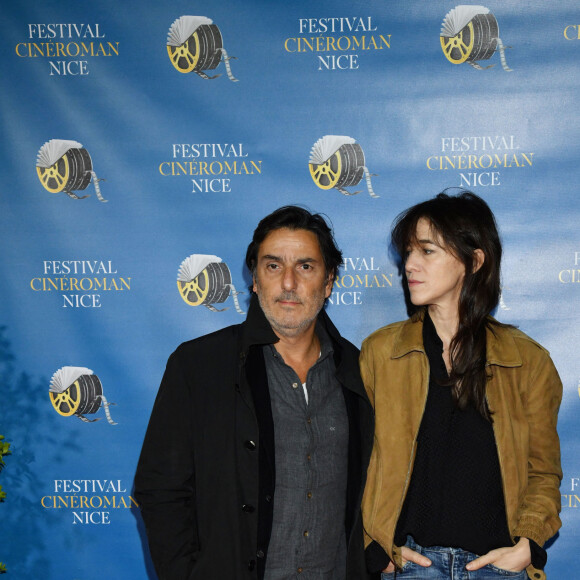 Yvan Attal et sa compagne Charlotte Gainsbourg durant la soirée d'ouverture de la 1ère éditon du Festival Ciné Roman à Nice le 23 octobre 2019. © Bruno Bebert/Bestimage