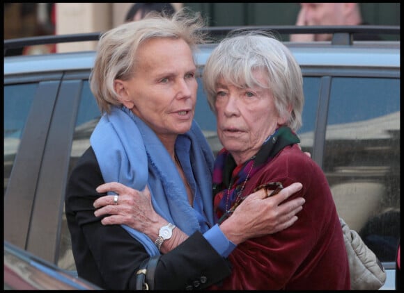 Christine Ockrent (la compagne de Bernard Kouchner) et Evelyne Pisier - Hommage à Marie-France Pisier à l'Eglise Saint-Roch à Paris en 2011.