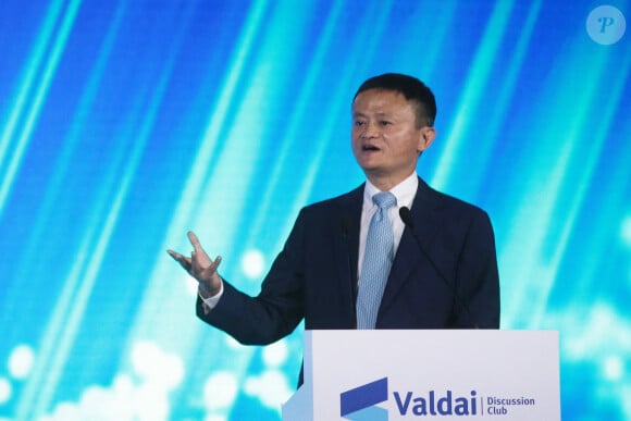 Jack Ma, président-directeur général d'Alibaba, intervient durant la réunion du Club Valdaï à Sotchi, le 19 octobre 2017. © Mikhail Metzel/ Itar Tass / Bestimage