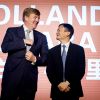 Le roi Willem Alexander des Pays-Bas visite le campus du site internet Alibaba.com en présence de Jack Ma président d'Alibaba Group. Hangzhou, le 29 octobre 2015.