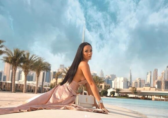 Jazz sexy en robe à Dubaï, avril 2020