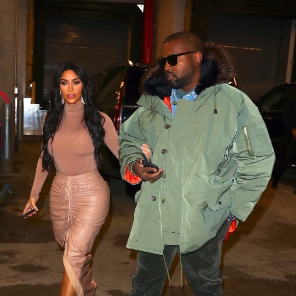 Kim Kardashian et son mari Kanye West se baladent ensemble à New York le 5 février 2020.