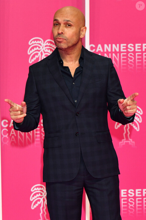 Eric Judor au photocall du deuxième jour de la 2ème édition du "Canneseries" au palais des Festivals à Cannes, France, le 6 avril 2019. © Bruno Bébert/Bestimage