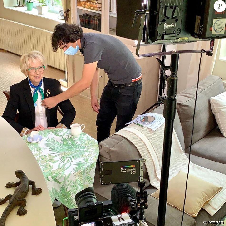 Mercotte en duplex depuis son domicile lors du tournage de la saison 9 du "Meilleur Pâtissier" (M6), tandis que Cyril Lignac et Julia Vignali tournent, comme d'habitude, dans les Yvelines, en 2020.