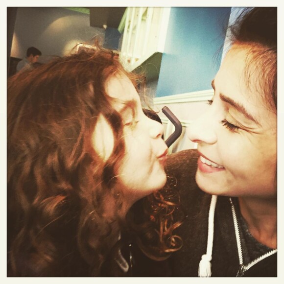 Julie Zenatti pose avec sa fille sur Instagram pour ses 10 ans.