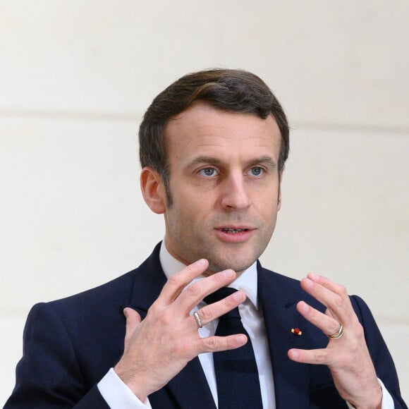 Emmanuel Macron lors de la remise de la galette de l'Epiphanie (galette des rois) au Palais de l¹Elysée à Paris. Le 13 janvier 2021 © Jacques Witt / pool / Bestimage