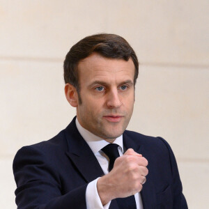 Emmanuel Macron lors de la remise de la galette de l'Epiphanie (galette des rois) au Palais de l¹Elysée à Paris. Le 13 janvier 2021 © Jacques Witt / pool / Bestimage