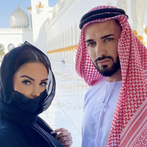 Nabilla est l'heureuse épouse de Thomas Vergara, avec qui elle a un petit garçon prénommé Milann.