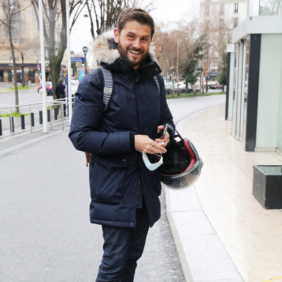 Christophe Beaugrand arrive aux studios de Radio France à Paris le 14 janvier 2021.