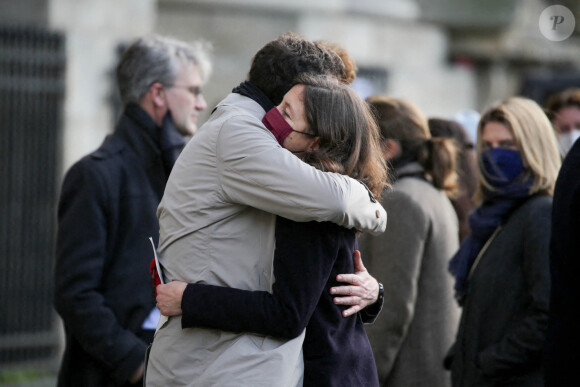 Justine Augier, la fille de Marielle de Sarnez, assiste aux obsèques de sa mère en l'Église Saint-Sulpice à Paris le 18 janvier 2021.