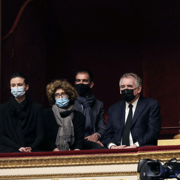 François Bayrou et Séverine de Compreignac, secrétaire générale du groupe parlementaire du Modem - Hommage à Marielle de Sarnez dans l'hémicycle - Séance de questions au gouvernement à l'assemblée nationale, Paris, le 19 janvier 2021. © Stéphane Lemouton / Bestimage