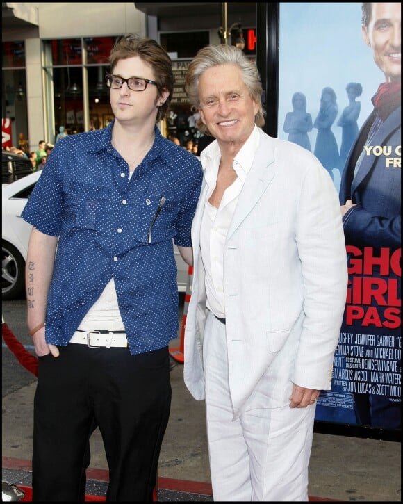 Michael Douglas & son fils Cameron à Los Angeles en 2009.