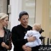 Josh Hartnett et sa compagne Tamsin Egerton font du shopping avec leur fille dans le quartier de Mayfair à Londres, Royaume Uni, le 29 juillet 2016.