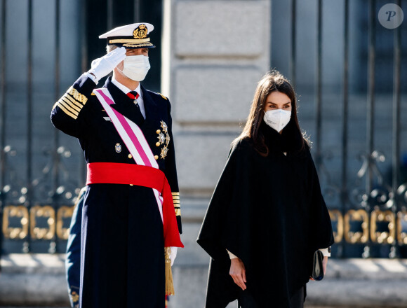 Le roi Felipe VI et la reine Letizia d'Espagne - Le roi et la reine d'Espagne lors de la cérémonie des voeux au personnels militaires au palais royal à Madrid. Le 6 janvier 2021