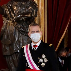 Le roi Felipe VI et la reine Letizia d'Espagne - La reine et le roi d'Espagne lors de la réception pour les voeux aux personnels militaires au palais royal à Madrid. Le 6 janvier 2021