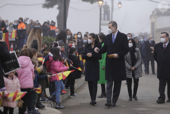 Le roi Felipe VI et la reine Letizia d'Espagne, àl 'inauguration d'un mémorial aux agents de santé décédés en Espagne alors qu'ils travaillaient pendant l'épidémie de Coronavirus (COVID-19) à Madrid, Espagne, le 18 décembre 2020.