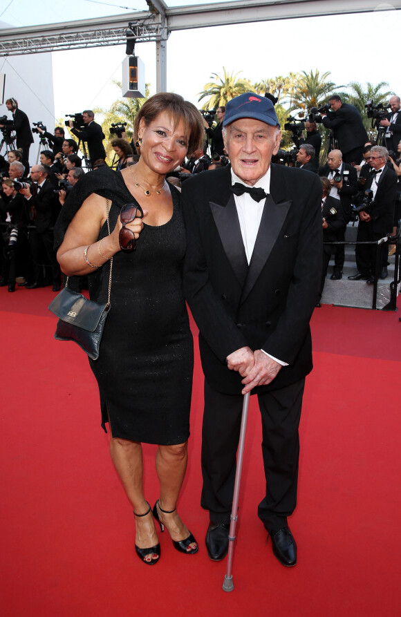 Info - Rémy Julienne est décédé à l'âge de 90 ans des suites du COVID-19 - Rémy Julienne et sa compagne - Montée des marches du film "Les Proies" (The Beguiled) lors du 70ème Festival International du Film de Cannes. Le 24 mai 2017. © Borde-Jacovides-Moreau/Bestimage