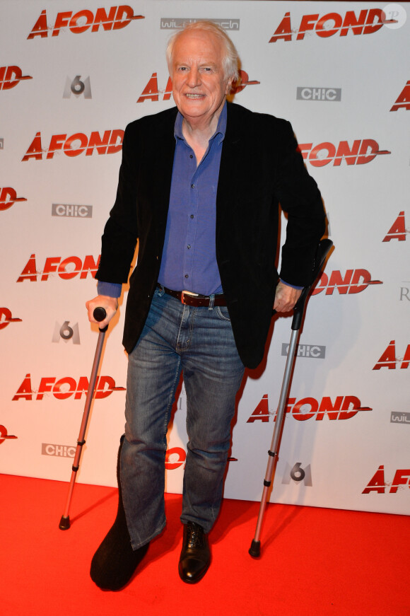 André Dussollier (Le pied dans le plâtre) lors de l'avant-première du film "A Fond" du réalisateur Nicolas Benamou au cinéma Gaumont-Opéra à Paris, France, le 12 décembre 2016. © Coadic Guirec/Bestimage