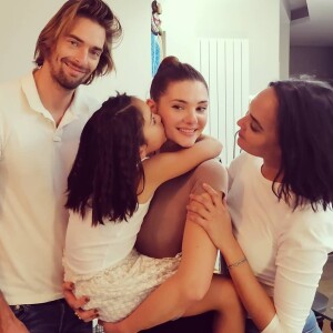 Camille Lacourt, Alice Detollenaere et Valérie Bègue réunis pour l'anniversaire de Jazz, qui a fêté ses 7 ans. Photo publiée sur Instagram, il y a un an. 