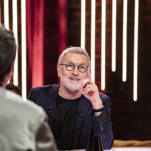 Exclusif - Laurent Ruquier sur le plateau pendant l'émission On Est En Direct (OEED) , présentée par Laurent Ruquier et diffusée en direct le 16 janvier 2021 sur France 2 à Paris. © Jack Tribeca / Bestimage 