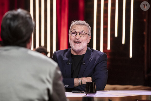 Exclusif - Laurent Ruquier sur le plateau pendant l'émission On Est En Direct (OEED) , présentée par Laurent Ruquier et diffusée en direct le 16 janvier 2021 sur France 2 à Paris. © Jack Tribeca / Bestimage 
