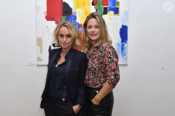 Cécile de Ménibus et Caroline Faindt - Vernissage de l'exposition de Caroline Faindt au 49 Boulevard de Courcelles à Paris. Le 6 novembre 2019. © Giancarlo Gorassini/Bestimage