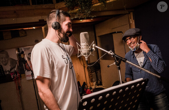 Manu Katche avec Nikola Karabatic au lancement de la campagne Le Sport a du Coeur aves Les Restaurants du Coeur à Paris le 22 janvier 2021. © Herve-Thouroude / Panoramic / Bestimage