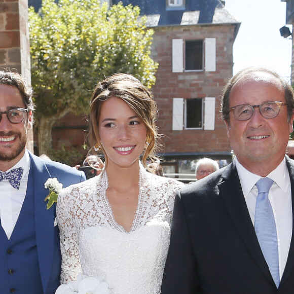 - François Hollande, Ségolène Royal et les parents de la mariée - Mariage de Thomas Hollande et de la journaliste Emilie Broussouloux à la mairie à Meyssac en Corrèze près de Brive, ville d'Emiie. Le 8 Septembre 2018. © Patrick Bernard-Guillaume Collet / Bestimage