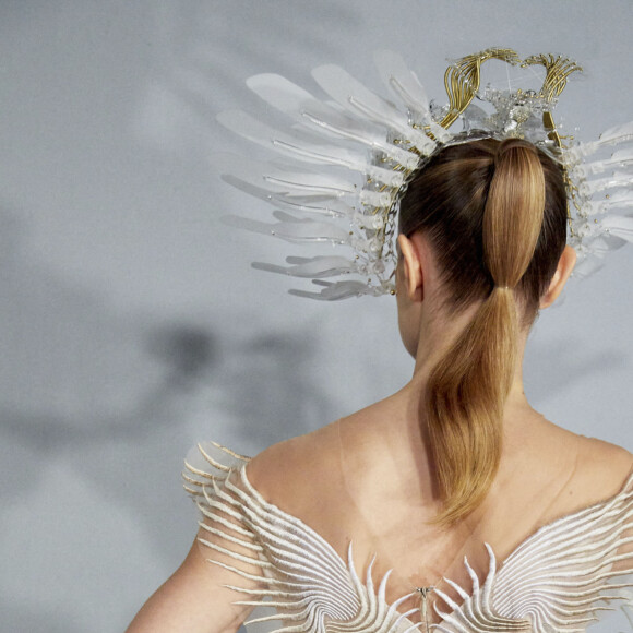 Natalia Vodianova participe au défilé de mode Iris van Herpen, collection Haute Couture printemps-été 2021 lors de la Fashion Week de Paris. Le 25 janvier 2021.