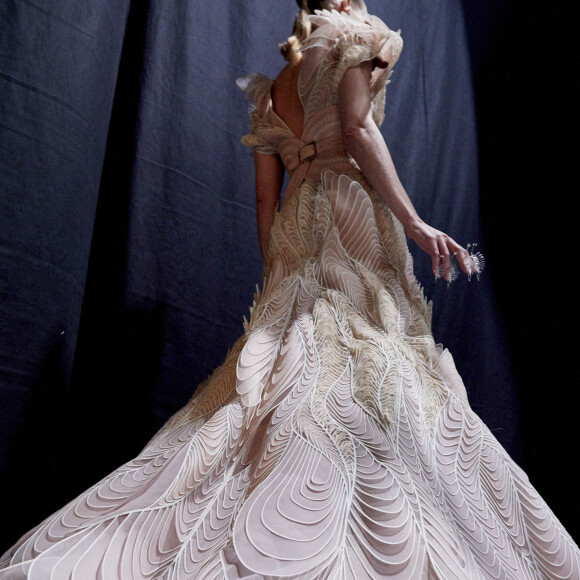 Natalia Vodianova participe au défilé de mode Iris van Herpen, collection Haute Couture printemps-été 2021 lors de la Fashion Week de Paris. Le 25 janvier 2021.