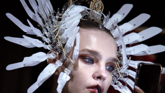Natalia Vodianova : Divine en dentelle à la Fashion Week de Paris, elle défile sans public !