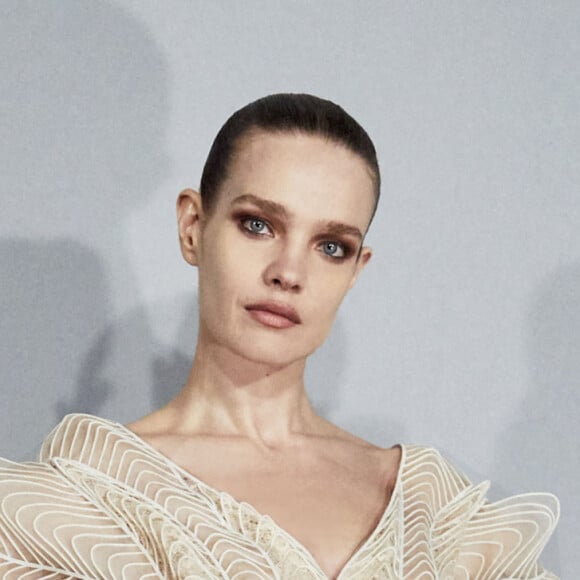 Natalia Vodianova participe au défilé de mode Iris van Herpen, collection Haute Couture printemps-été 2021 lors de la Fashion Week de Paris. Le 25 janvier 2021.