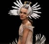 Natalia Vodianova participe au défilé de mode Iris van Herpen, collection Haute Couture printemps-été 2021 lors de la Fashion Week de Paris. Le 25 janvier 2021.