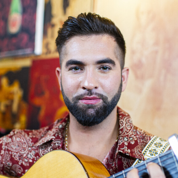 Exclusif - Kendji Girac - Backstage de l'émission "Psychodon, Unis face aux maladies psychiques" à l'Olympia à Paris et diffusée sur C8, le 6 octobre 2020. Le Psychodon s'est donné pour missions d'informer, de sensibiliser et de mobiliser sur les maladies psychiques autour de trois grands axes : la recherche, l'accompagnement des personnes touchées par ces maladies et de leur proches, le développement d'actions de prévention sur les territoires. Les dons collectés à l'occasion de ces évènements permettent notamment de soutenir des projets accompagnés par le programme Maladies psychiques de la Fondation de France. Douze millions de personnes sont concernées par les maladies psychiques en France : schizophrénie, troubles bipolaires, dépressions chroniques... Mais cet enjeu de santé publique majeur demeure largement tabou. Il y subsiste également de nombreux préjugés : par exemple, 2 Français sur 5 associent les maladies mentales à la folie. © Pierre Perusseau/Bestimage 