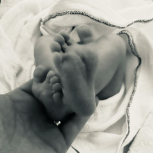 Kendji Girac est papa pour la première fois. Sa fille Eva Alba est née le 26 janvier 2021.