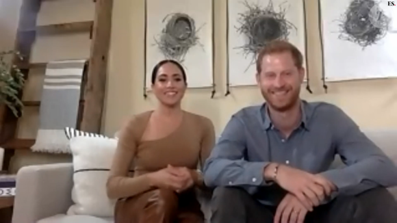 Meghan Markle et le prince Harry en visioconférence depuis leur villa de Santa Barbara, le 1er octobre 2020.