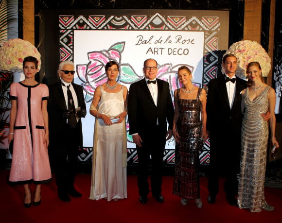 Charlotte Casiraghi, Karl Lagerfeld, la princesse Caroline de Hanovre, le prince Albert II de Monaco, Paola Marzotto (mère de Béatrice Borroméo), Pierre Casiraghi et Béatrice Borroméo - Bal de la Rose à Monaco le 28 mars 2015