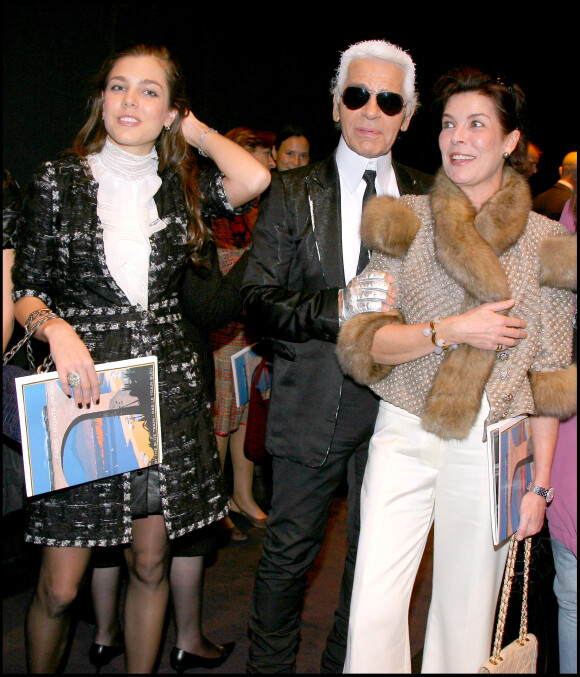 Karl Lagerfeld, Caroline de Monaco et Charlotte Casiraghi à l'Opéra Garnier de Monaco en 2006. 