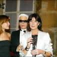 Karl Lagerfeld, Caroline de Monaco et Charlotte Casiraghi à Paris en 2004.