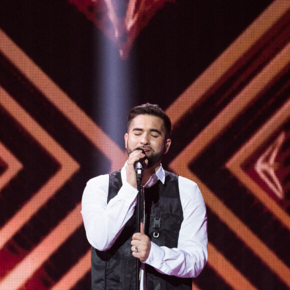 Kendji Girac - Enregistrement de l'émission "Fête de la chanson française" à l'Olympia à Paris, qui sera diffusée le 9 janvier sur France 2. © Tiziano Da Silva - Cyril Moreau / Bestimage
