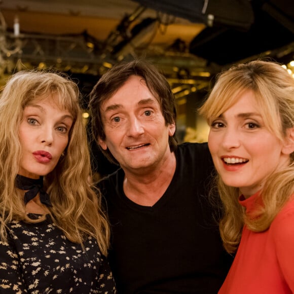 Exclusif - Arielle Dombasle, Pierre Palmade et Julie Gayet - Backstage de l'enregistrement de l'émission "Le Grand Restaurant" à Paris, qui sera diffusée le 3 février 2021 sur M6. © Jean-Philippe Baltel / Bestimage