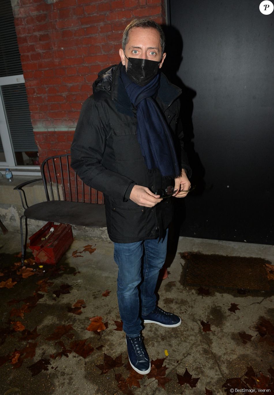 Exclusif - Gad Elmaleh - People au concert en live streaming de Gims à Paris le 20 décembre 2020. © Veeren / Bestimage