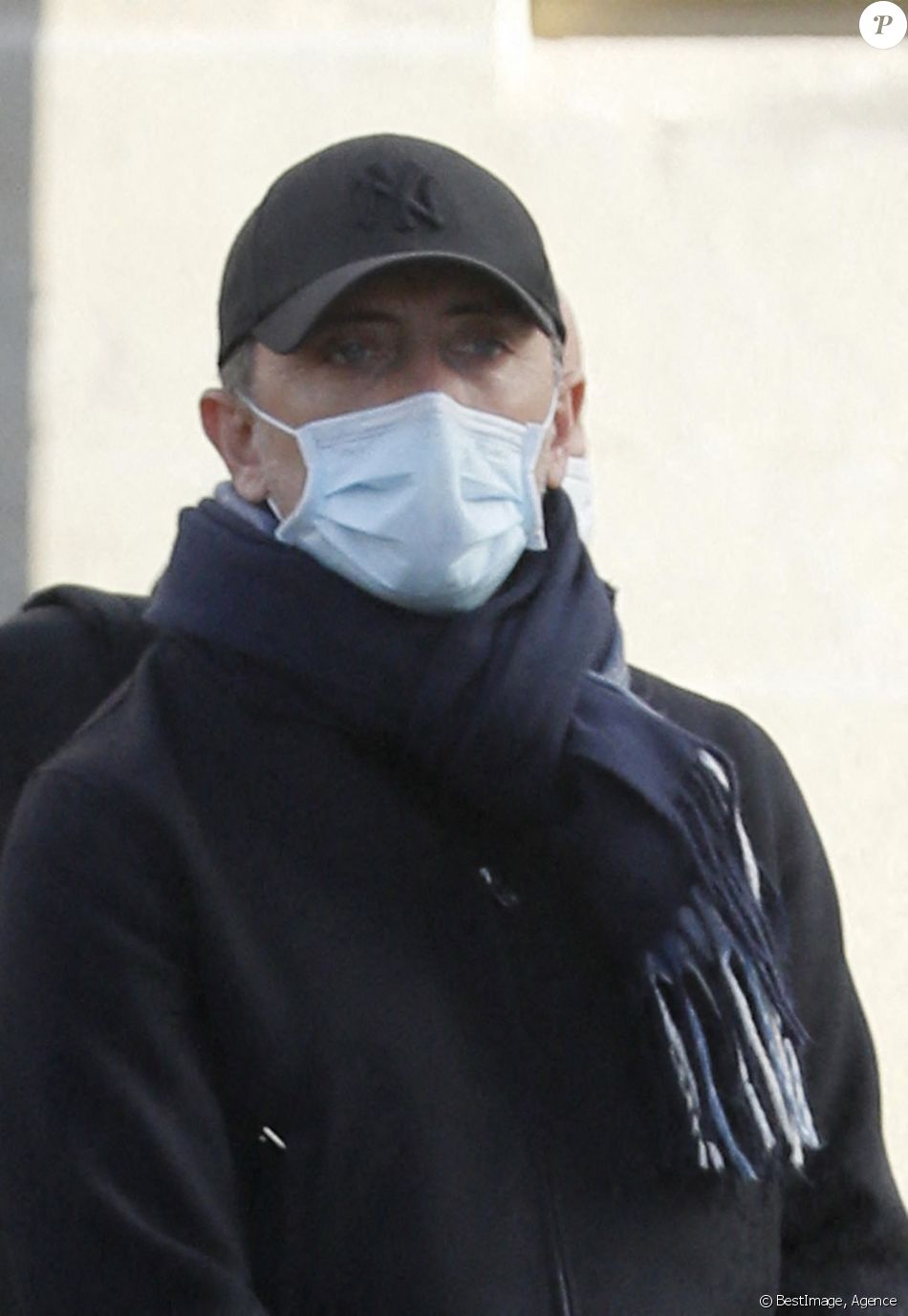 Gad Elmaleh - Obsèques du producteur Cyril Colbeau-Justin en la basilique Saint-Clotilde , Paris 7 ème pendant l'épidémie de Coronavirus Covid-19 le 12 novembre 2020. © Agence / Bestimage