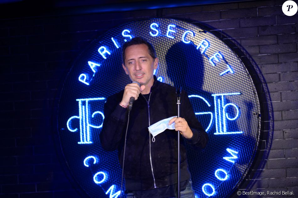 Exclusif - Gad Elmaleh lors de la soirée de lancement du Fridge, le nouveau comedy club de Kev Adams à Paris le 24 septembre 2020. © Rachid Bellak / Bestimage